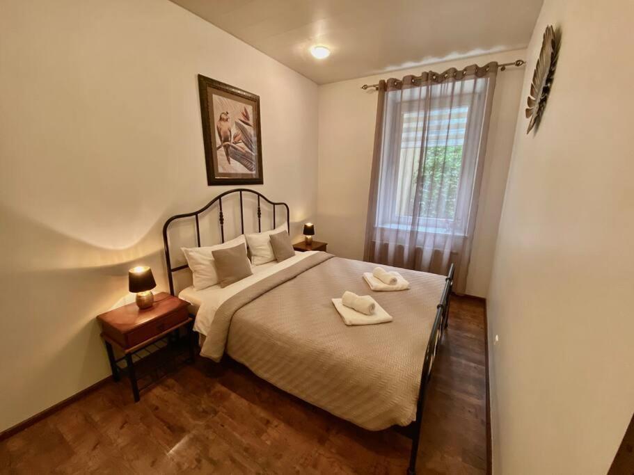 Courtyard Gallery Apartment With Free Parking Kaunas Exterior foto